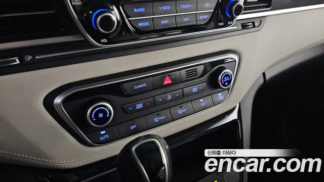 Hyundai Starex 2019 — фото 18