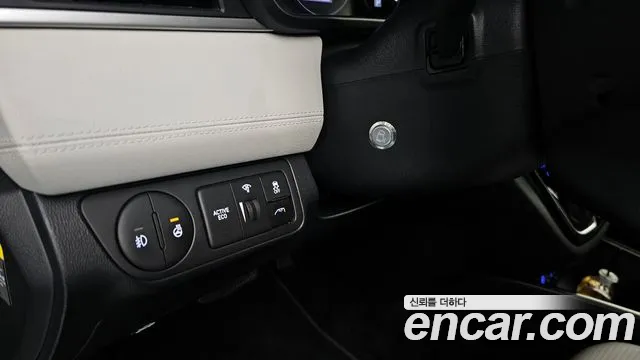 Hyundai Starex 2019 — фото 19