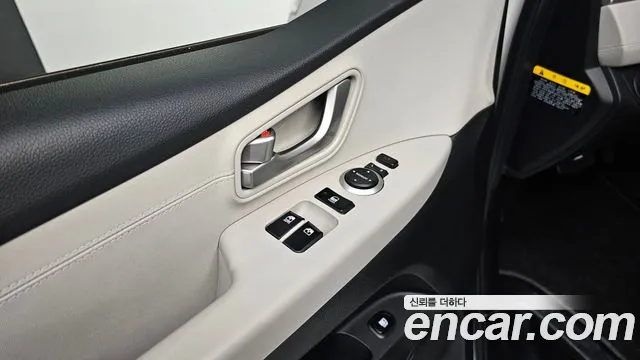 Hyundai Starex 2019 — фото 20