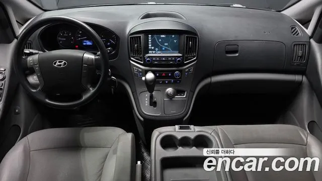 Hyundai Starex 2017 — фото 7