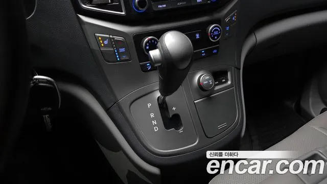 Hyundai Starex 2017 — фото 9