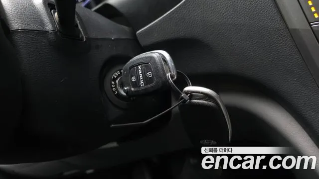 Hyundai Starex 2017 — фото 19