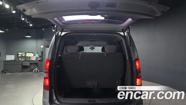 Hyundai Starex 2017 — фото 20