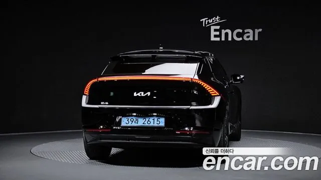 Kia EV6 2023 — фото 4