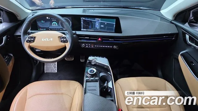 Kia EV6 2023 — фото 10