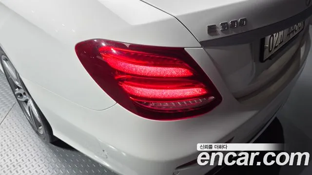 Mercedes-Benz E-Class 2019 — фото 9