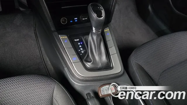 Hyundai AVANTE 2017 — фото 12