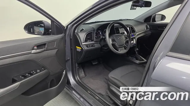 Hyundai AVANTE 2017 — фото 13