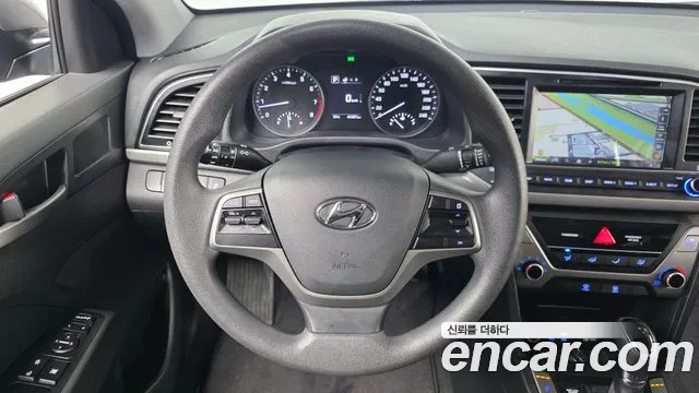 Hyundai AVANTE 2017 — фото 19