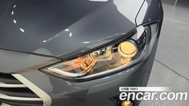 Hyundai AVANTE 2017 — фото 8