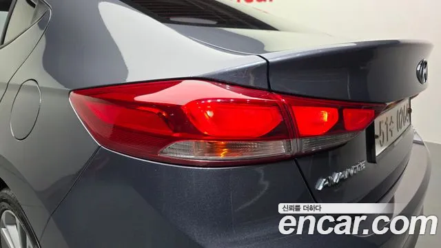 Hyundai AVANTE 2017 — фото 9