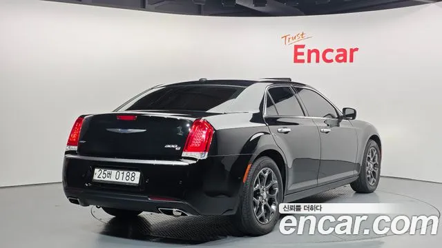 Chrysler 300C 2016 — фото 2