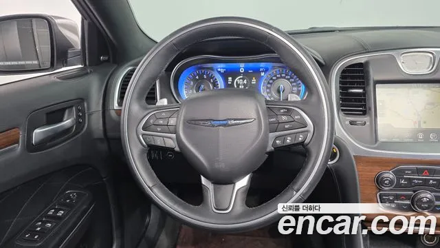 Chrysler 300C 2016 — фото 14
