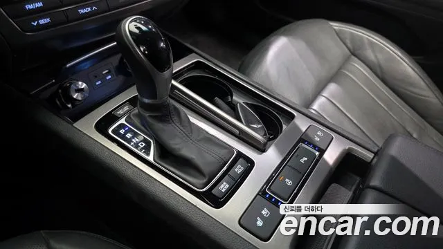 Hyundai Genesis 2016 — фото 12