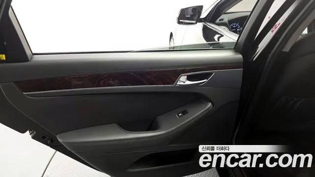 Hyundai Genesis 2016 — фото 15