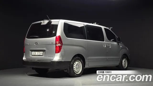Hyundai Starex 2018 — фото 2