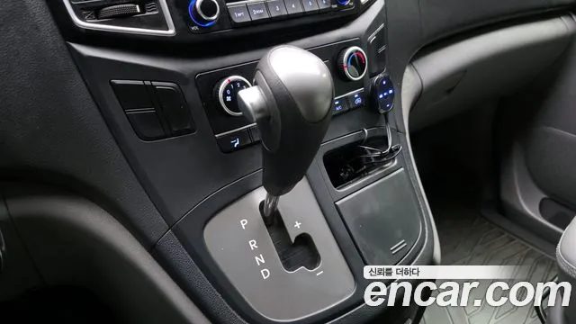 Hyundai Starex 2018 — фото 9