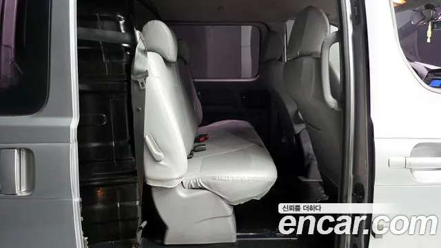 Hyundai Starex 2018 — фото 11