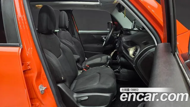 Jeep Renegade 2016 — фото 10