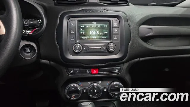 Jeep Renegade 2016 — фото 15