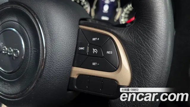 Jeep Renegade 2016 — фото 17
