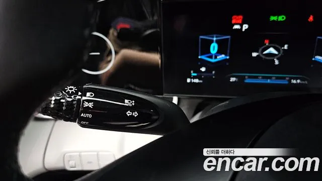Hyundai AVANTE 2023 — фото 18