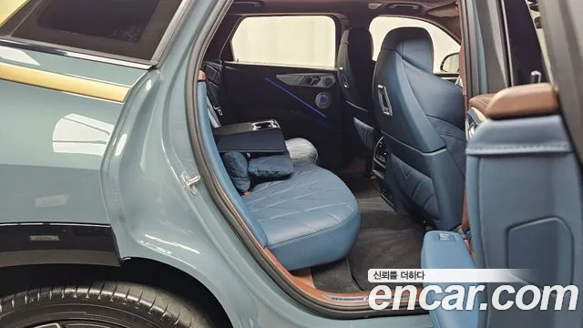 BMW XM 2023 — фото 18