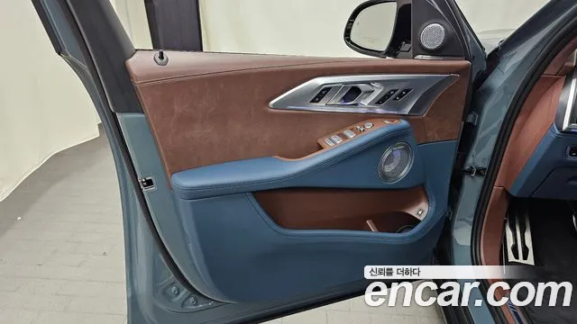 BMW XM 2023 — фото 14
