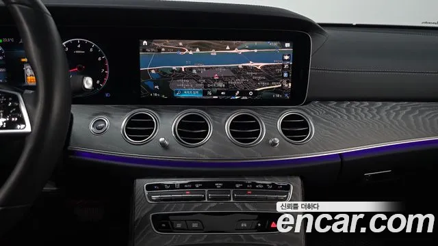 Mercedes-Benz E-Class 2022 — фото 19