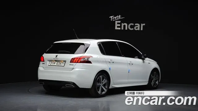 Peugeot 308 2018 — фото 2