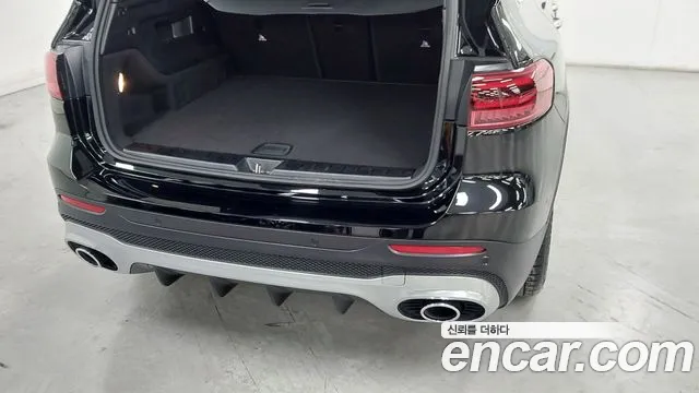 Mercedes-Benz GLB-Class 2025 — фото 11