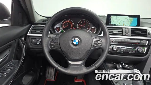 BMW 3-Series 2017 — фото 18