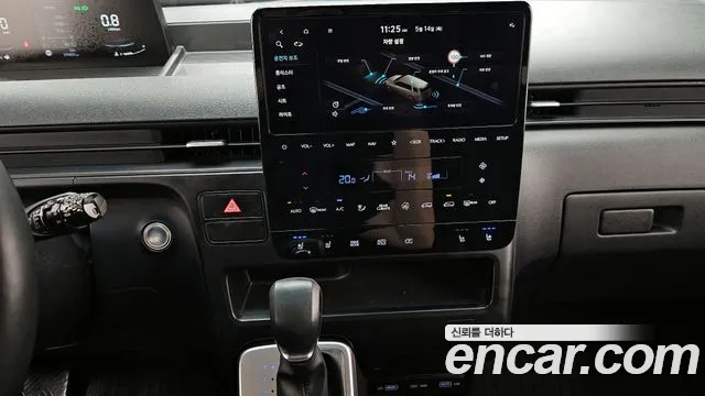 Hyundai Staria 2023 — фото 15