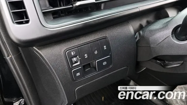 Hyundai Staria 2023 — фото 17