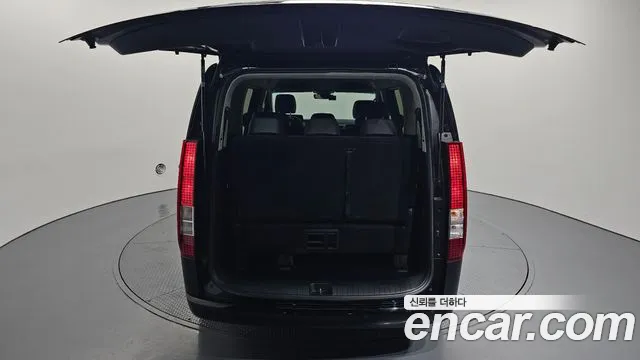Hyundai Staria 2023 — фото 20