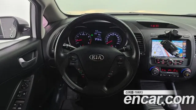 Kia K3 2015 — фото 13