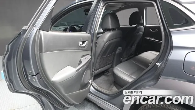 Hyundai Kona 2018 — фото 16