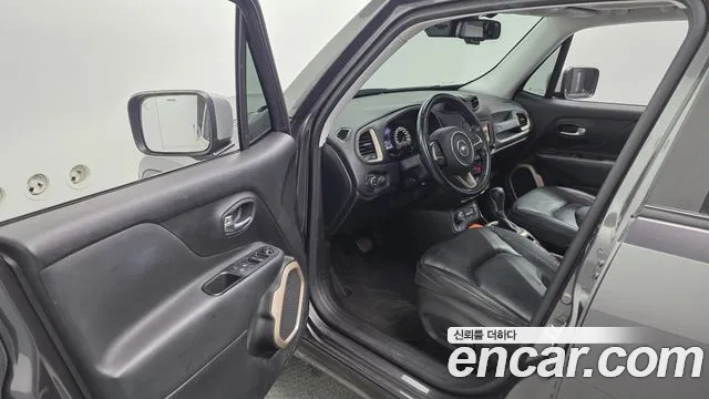 Jeep Renegade 2017 — фото 10
