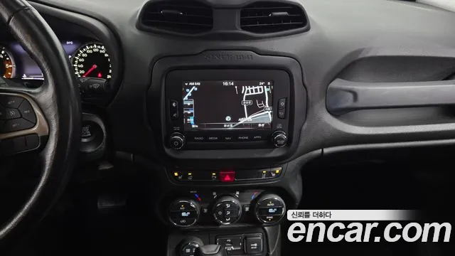 Jeep Renegade 2017 — фото 14