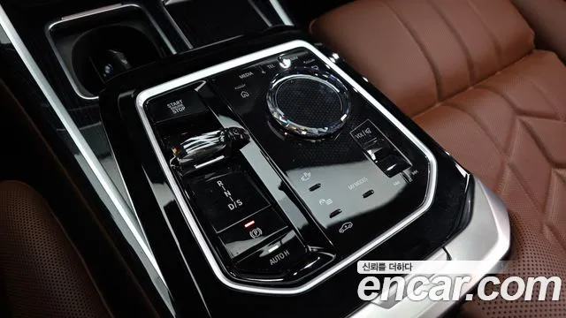 BMW 7-Series 2025 — фото 12