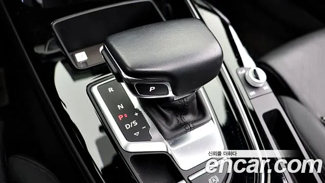 Audi A4 2022 — фото 18