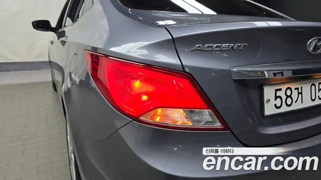Hyundai Accent 2016 — фото 9