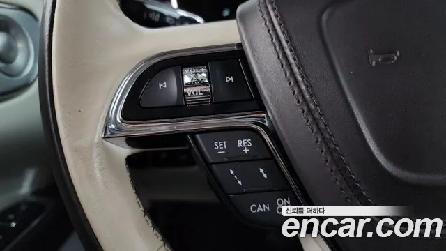 Lincoln Continental 2017 — фото 15
