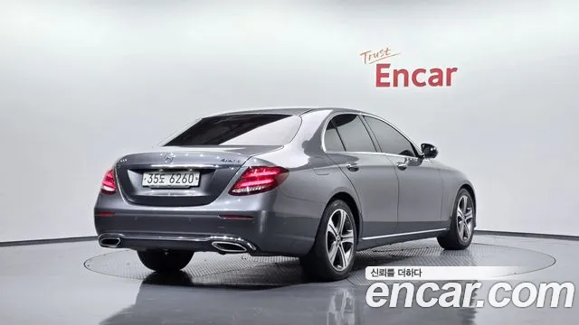 Mercedes-Benz E-Class 2017 — фото 1