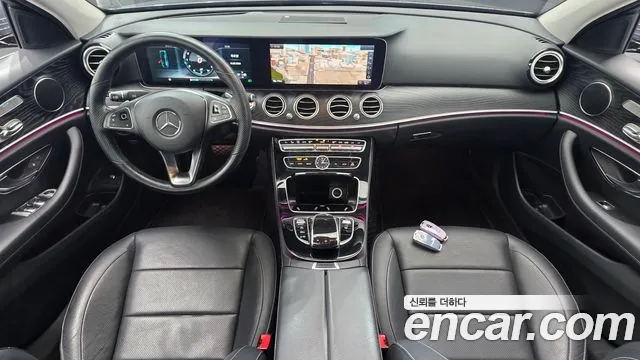 Mercedes-Benz E-Class 2017 — фото 9