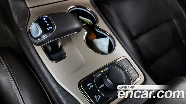 Jeep Cherokee 2015 — фото 9