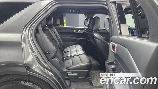 Ford Explorer 2020 — фото 17