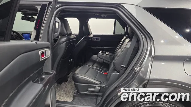 Ford Explorer 2020 — фото 18