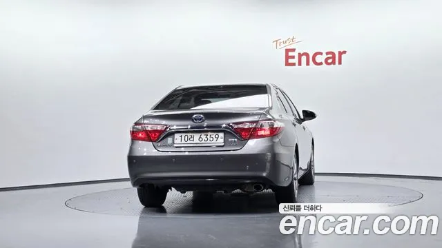Toyota Camry 2017 — фото 3