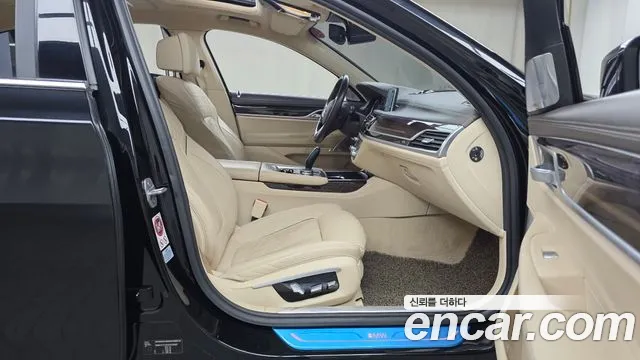 BMW 7-Series 2016 — фото 11